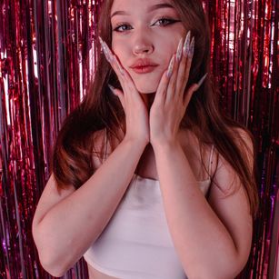 Model - Amelia Blonde