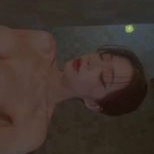 Model - EmiliaGuess joi