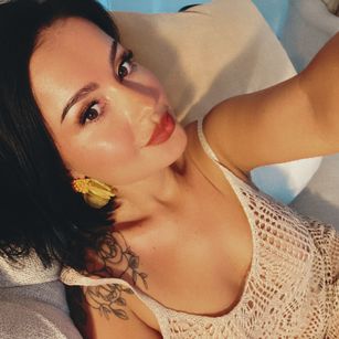 Model - Miss Bella sph