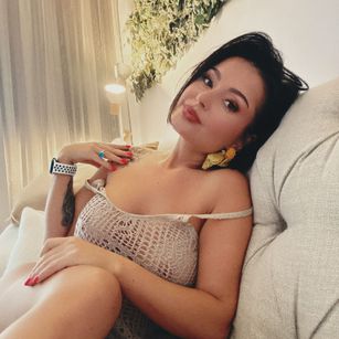 Model - Miss Bella footfetish