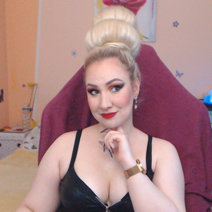 Model - Miss Lexy Gold femdom