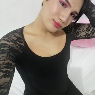 Model - fresitasalvaje hotwife