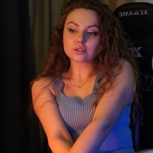 Model - Monica pretty