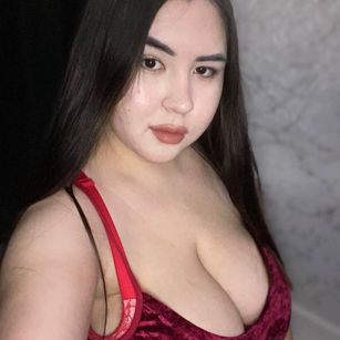 Model - Rose Vishnich dildo