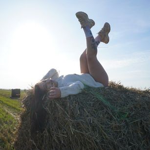 Model - Sarah blowjob