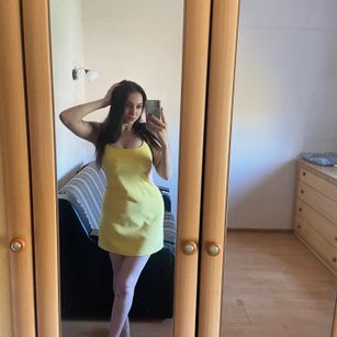 Model - Feral berry BOOTY