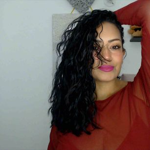 Model - AlejandraPretty traserogrande