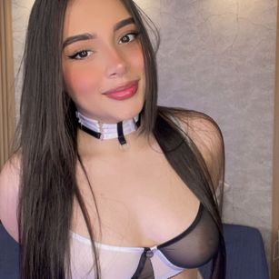 Model - VERONICA young