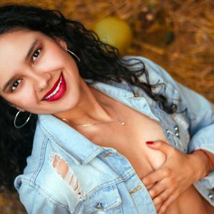 Model - Alaska Blue blowjob