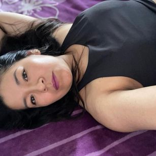 Model - SweetNicole pretty