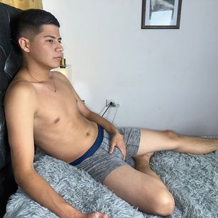 Model - MikeJhonsonn CUN