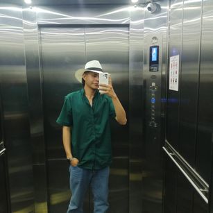 Model - MikeJhonsonn feet