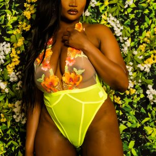 Model - SupaNovaa squirt