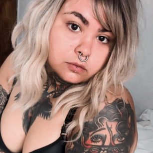 Model - Melina masturbation