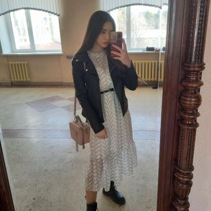 Model - MarieLevis tiits