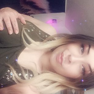 Model - Vivian Sweets young