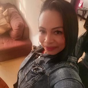 Model - IsabellaQuitan charla