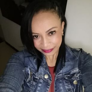 Model - IsabellaQuitan charla