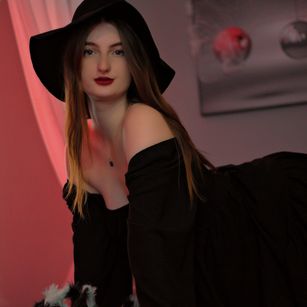 Model - DaniaHall dildo