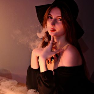 Model - DaniaHall dirtytalk