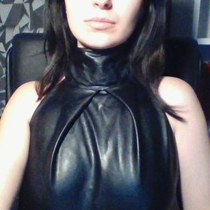 Model - Miss Reine mistress