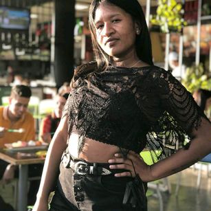 Model - Eva Ross Bonnie cum