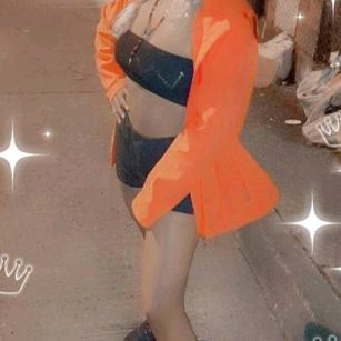 Model - Eva Ross Bonnie fisting