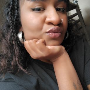 Model - Eva Ross Bonnie dildo