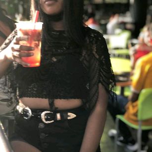 Model - Eva Ross Bonnie squirt