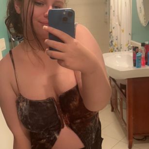 Model - Hailey Lovex young