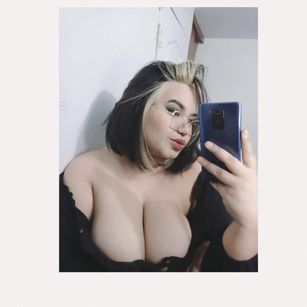 Model - SofiiTaylor feet