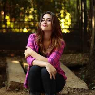 Model - MagnoliaJoy cheerful