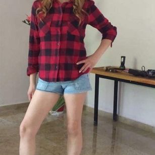 Model - KavyaBee friendly