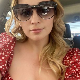 Model - KavyaBee gentle