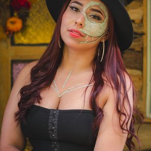 Model - paulina castro latina