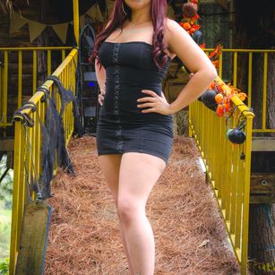 Model - paulina castro bigtits