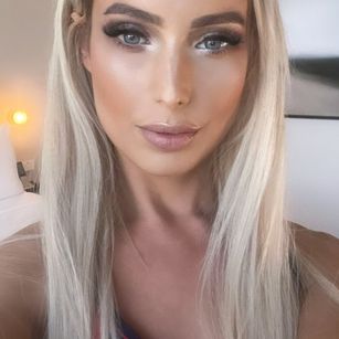 Model - Missy_matrix feet