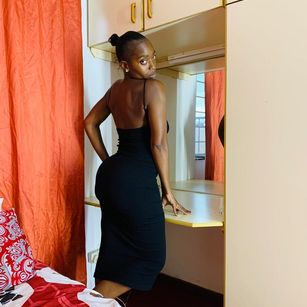 Model - Sexyeyesxx twerking