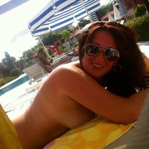 Model - AngelHuremm pussy