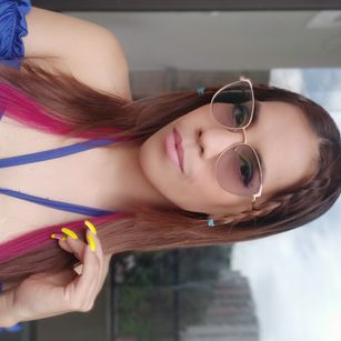 Model - Lau Blessd DEEPTROAT