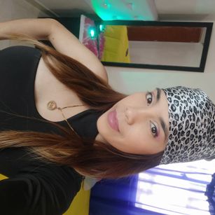 Model - Lau Blessd flexible