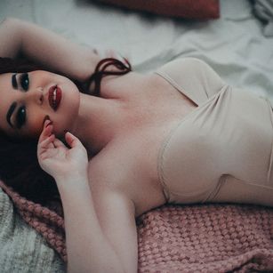 Model - PrettyMilfyxo bigboobs