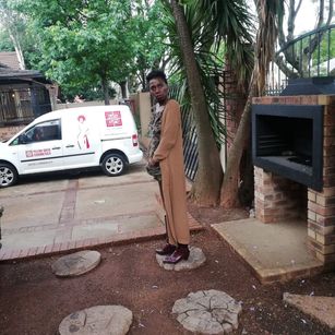 Model - afrodarktall naturalbeauty