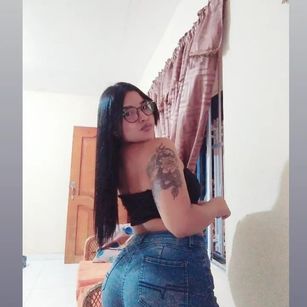 Model - Natysha baile