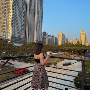 Model - EmiliaMur sexy