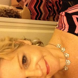 Model - MILF Shelly findom