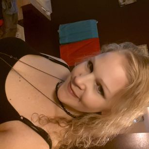 Model - MILF Shelly mommy