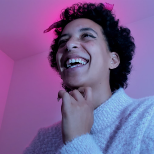 Model - Elizabeth corazon de leon hairyarmpits