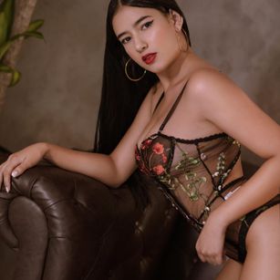 Model - Danna Gomez sexy