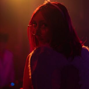 Model - Caroline redhead